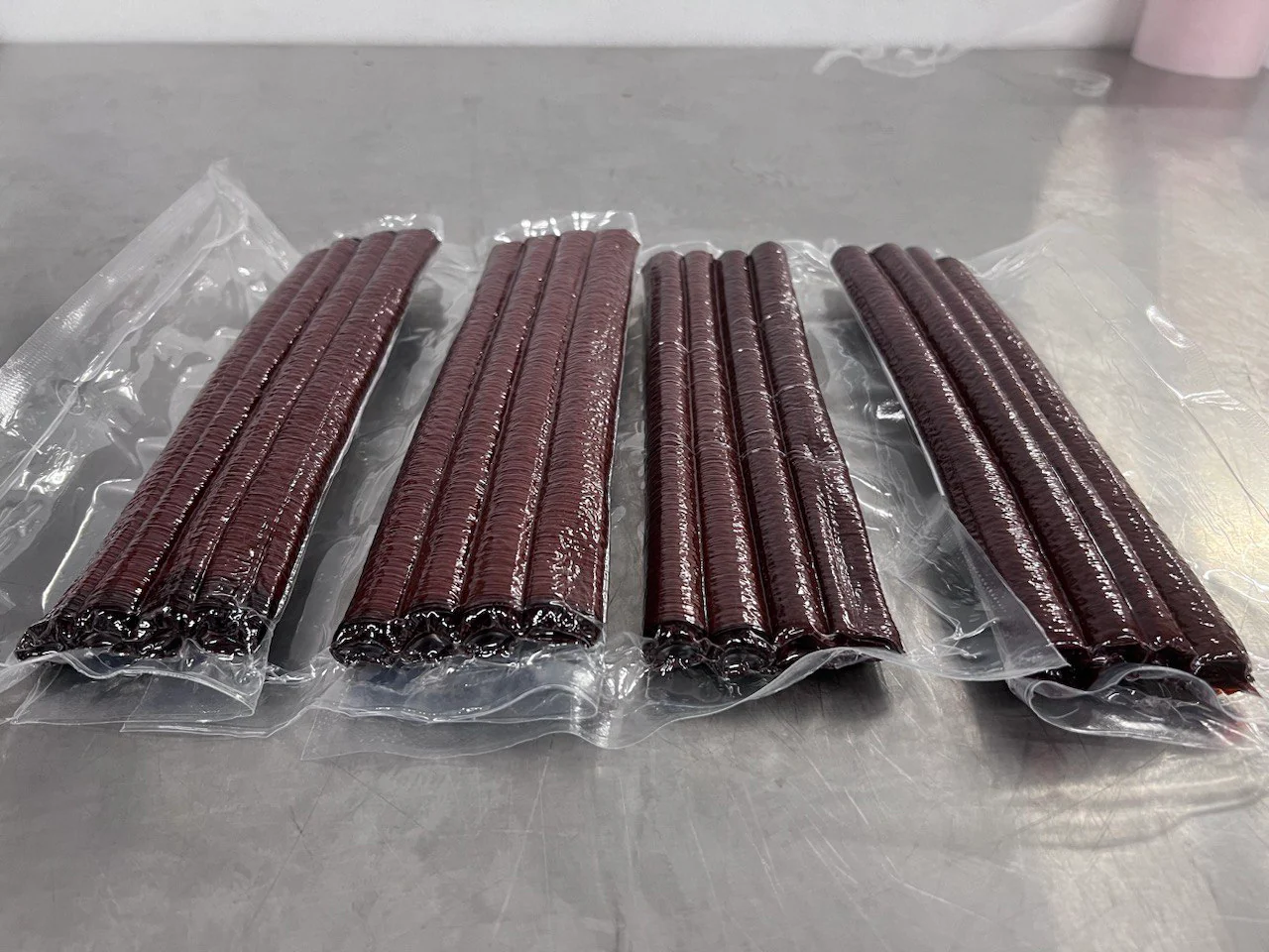 B-Grade 17mm Mahogany Collagen Casing 4 Pack - Image 3